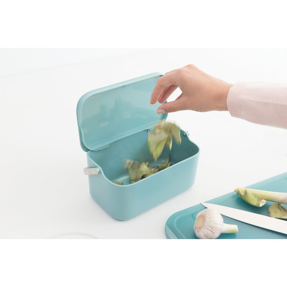 Food Waste Caddy Ã MintDimensions
 Height: 10.7 cm
 Length: 12.7 cm
 Width: 22.1 cm
 Capacity volume (ltr): 1.8 litres