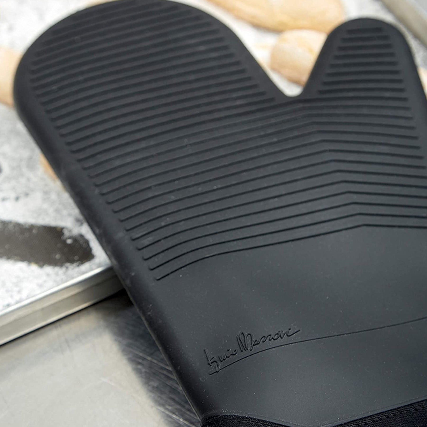 Oven Glove - Black ColorSize: Free Size