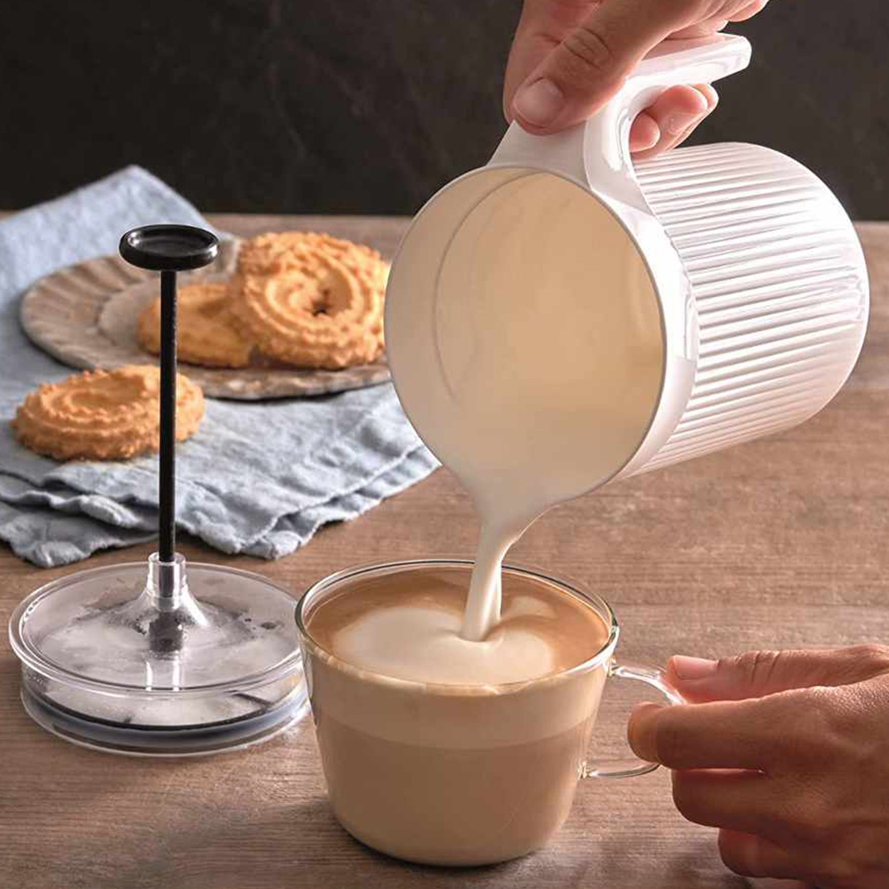 CAPPUCCINO MAKER - MILK CREAMER