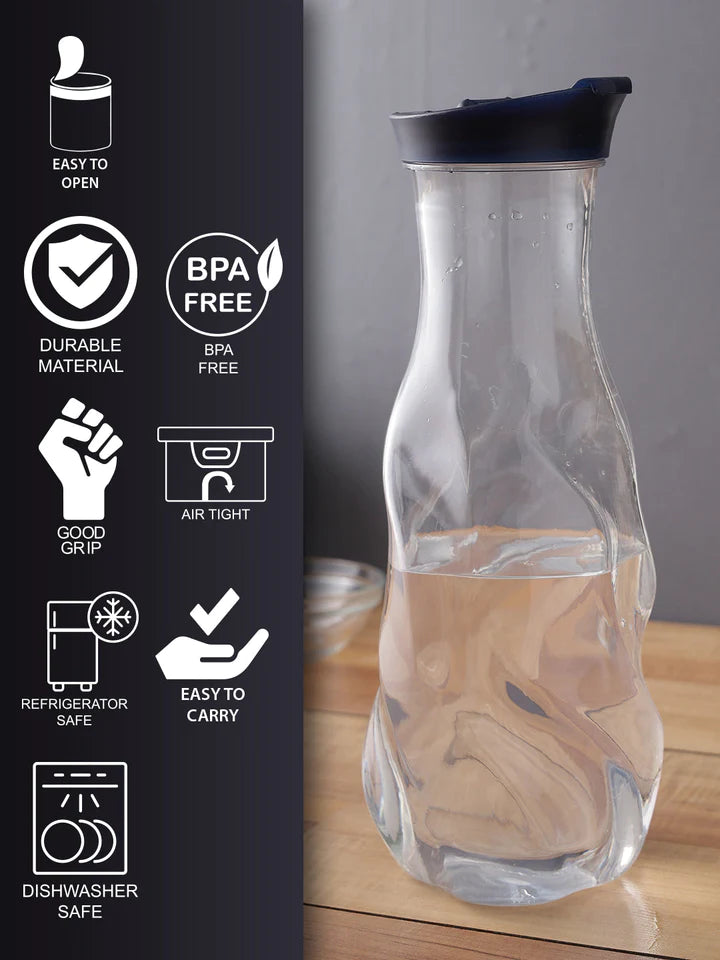 Water bottle with lid
