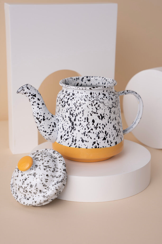 Tea Pot with lid - yellow color