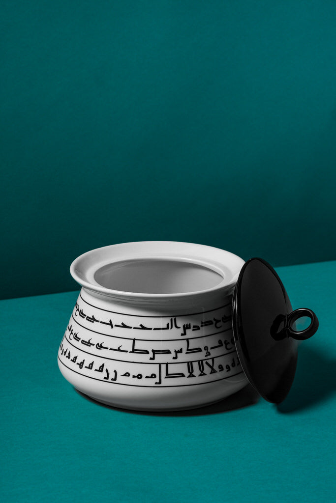 Ceramic pot With Cover - Black Color