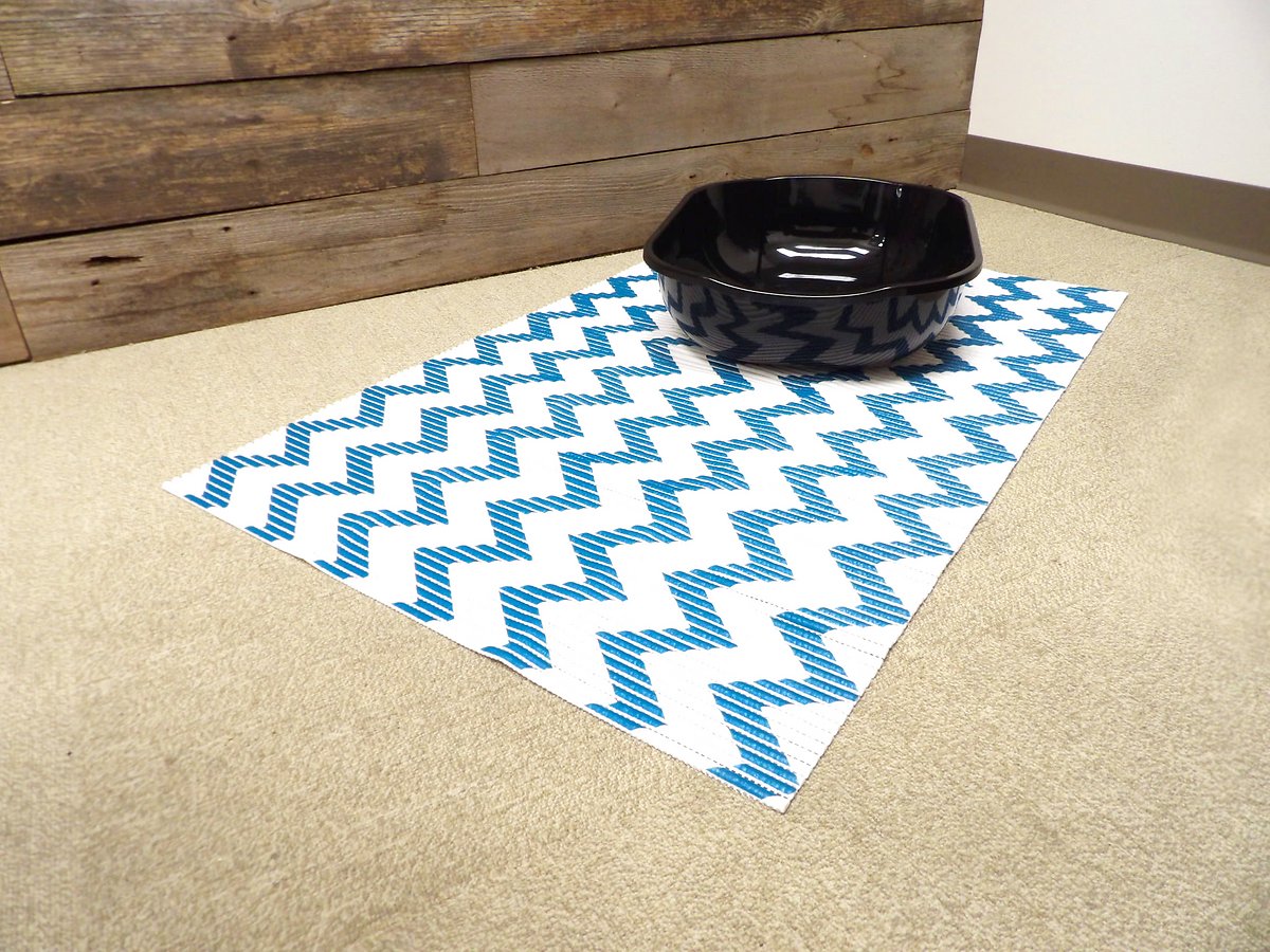 Jumbo Foam Litter Mat, White & Blue