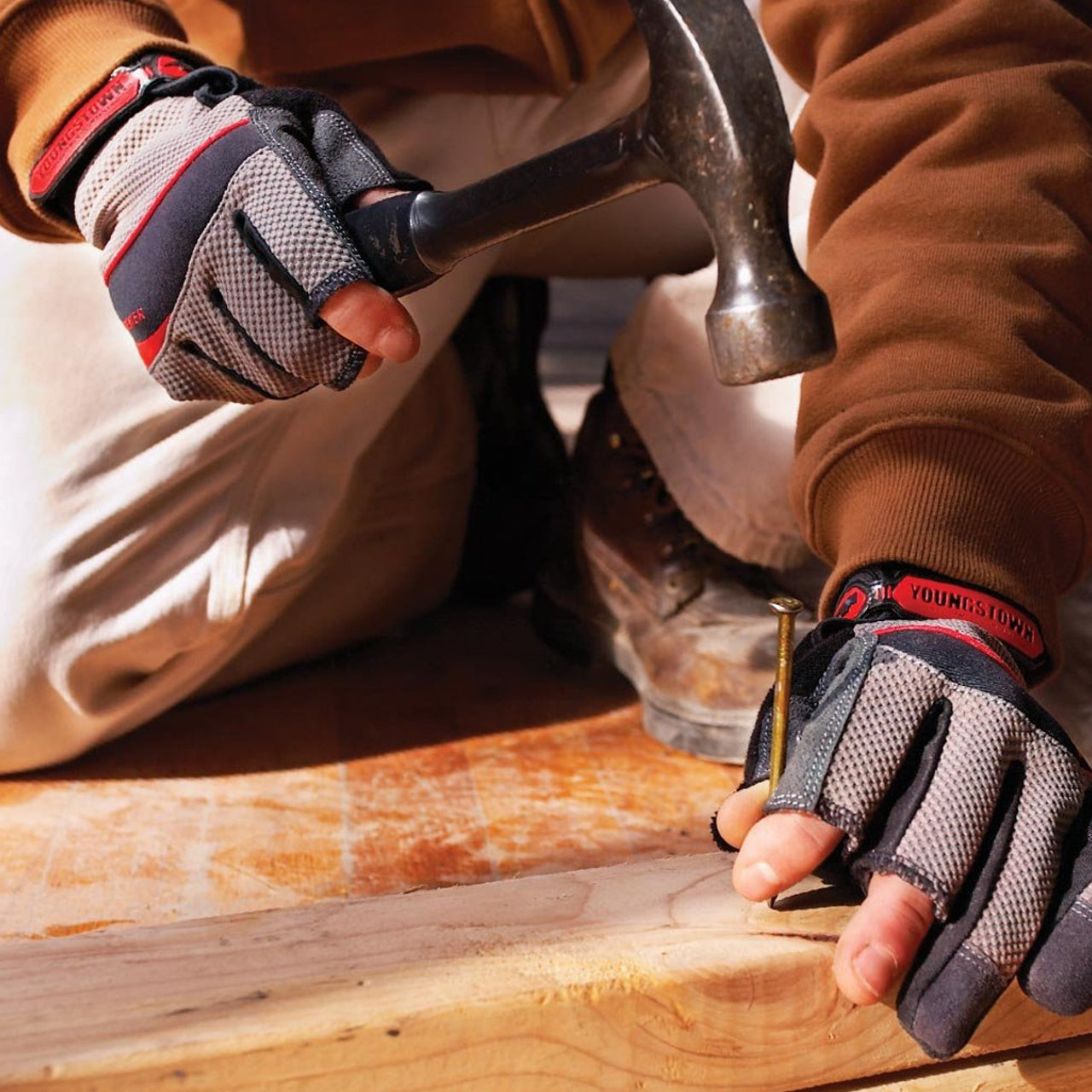 Carpenter gloves