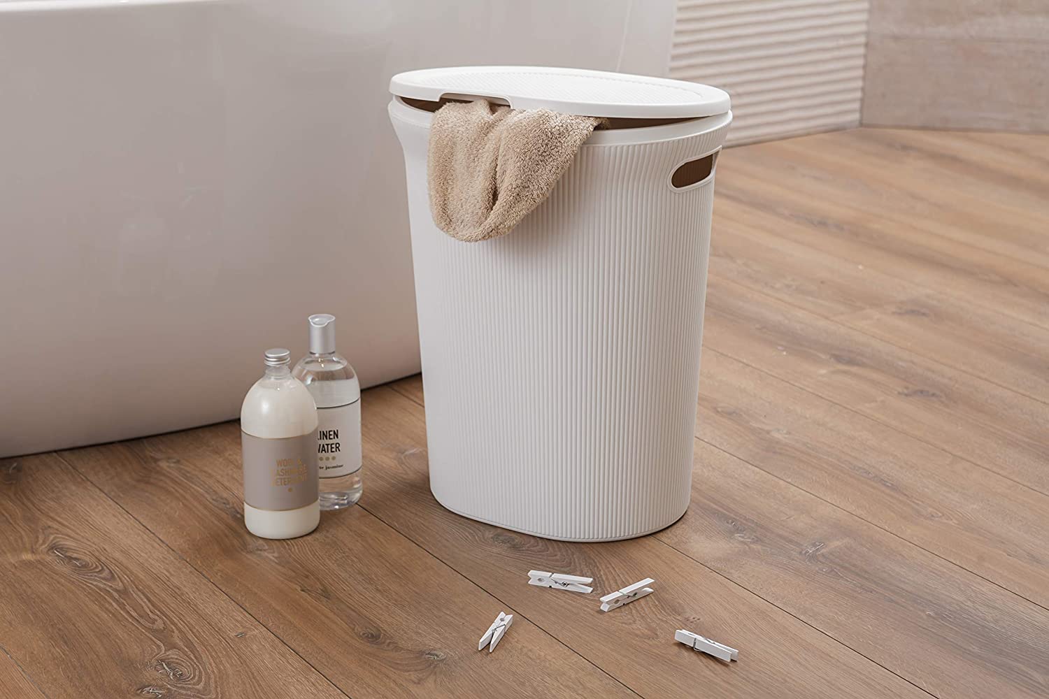 Laundry Basket with lid - White